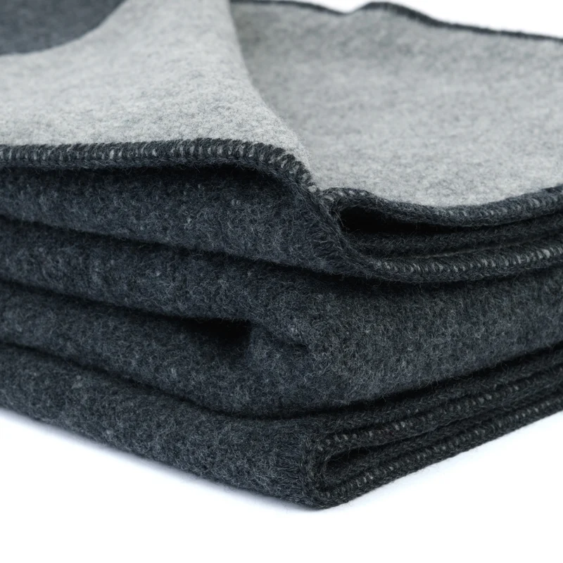 "DANA"- Zweifarbige Walkdecke aus Bio-Schurwolle (Merino)