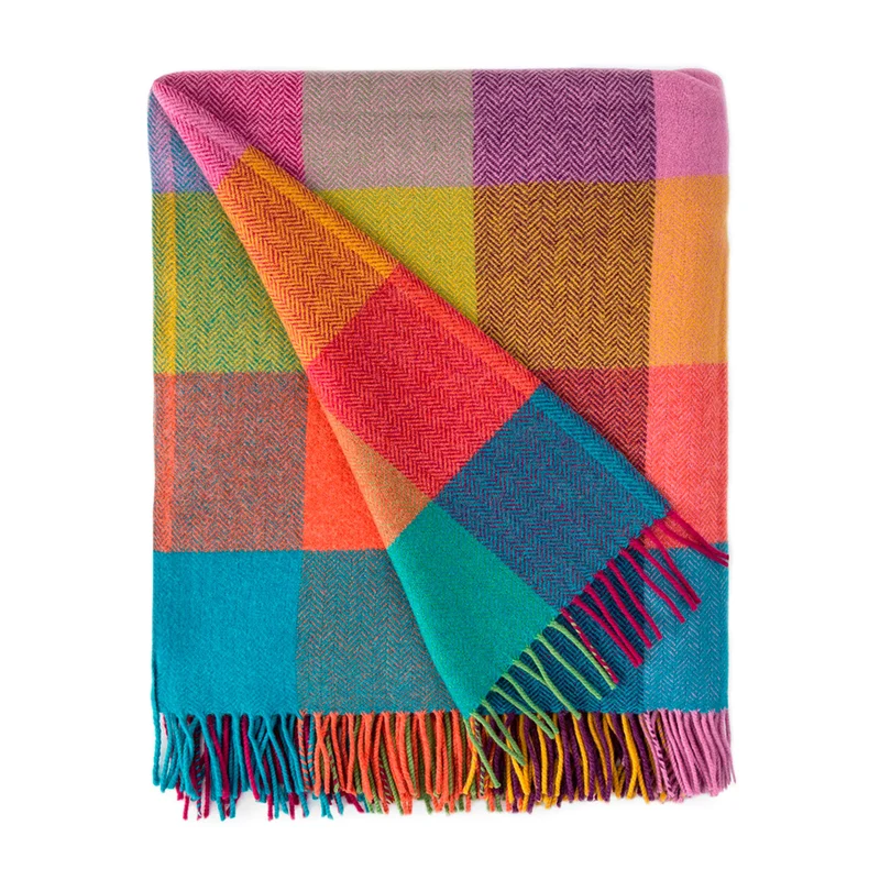 Bunte Lambswooldecke von AVOCA