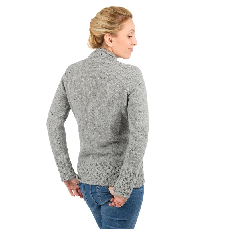 Kurzer Cardigan im Zopfmuster